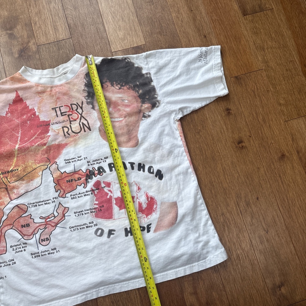 Vintage 2005 Terry Fox 25th Anniversary all over print graphic tee - Picture 9 of 10